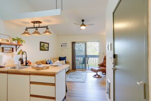 Interior - Pet-friendly Oak Harbor Condo: Walk to Lake! (Oak Harbor)