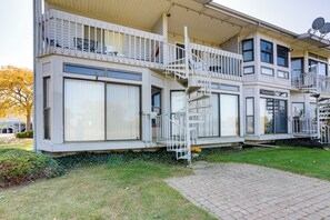 Apartment (1 Bedroom) | Interior - Pet-friendly Oak Harbor Condo: Walk to Lake! (Oak Harbor)