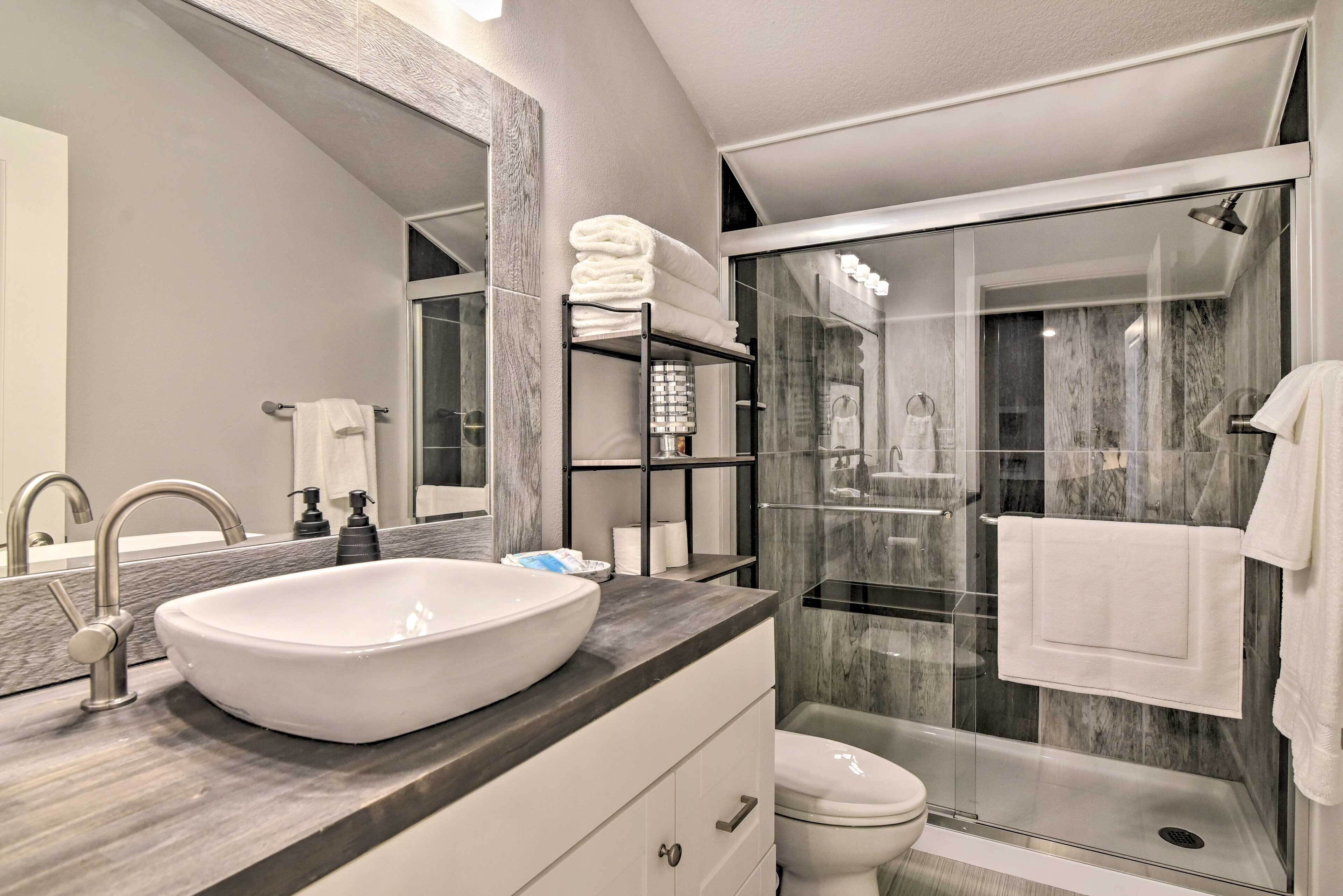 Oregon City Abode ~ 23 Mi to Dtwn Portland!