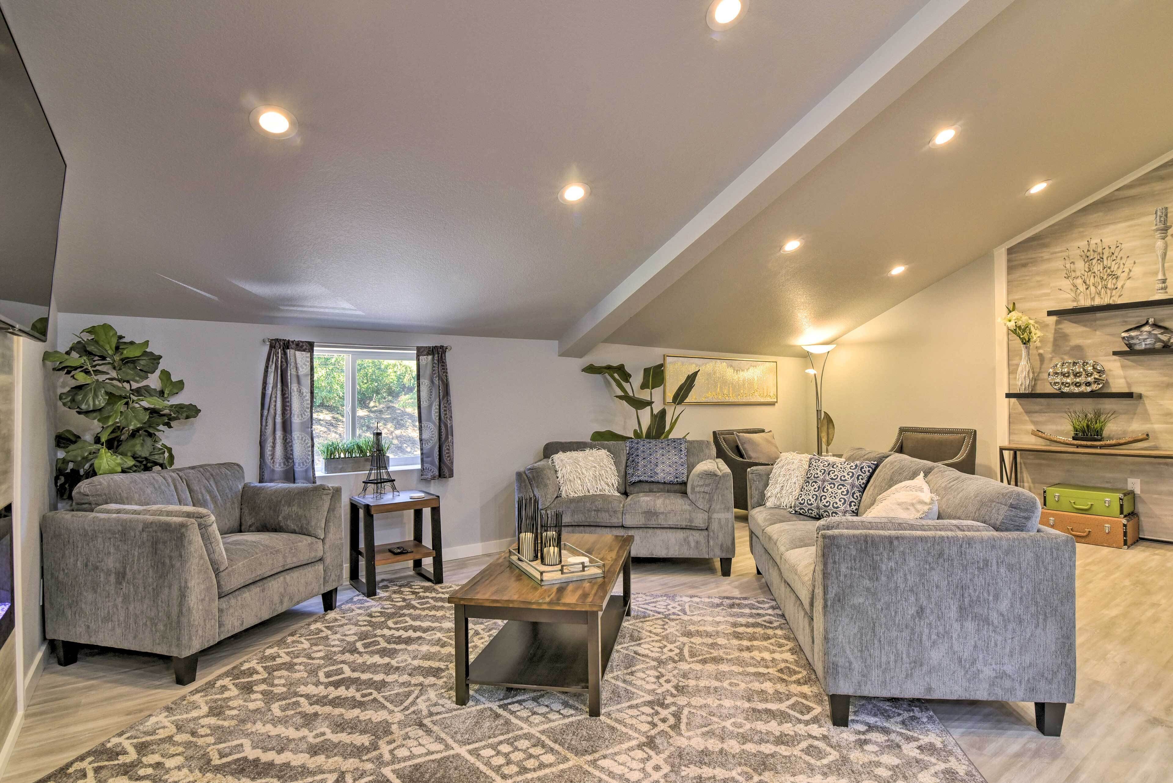 Oregon City Abode ~ 23 Mi to Dtwn Portland!