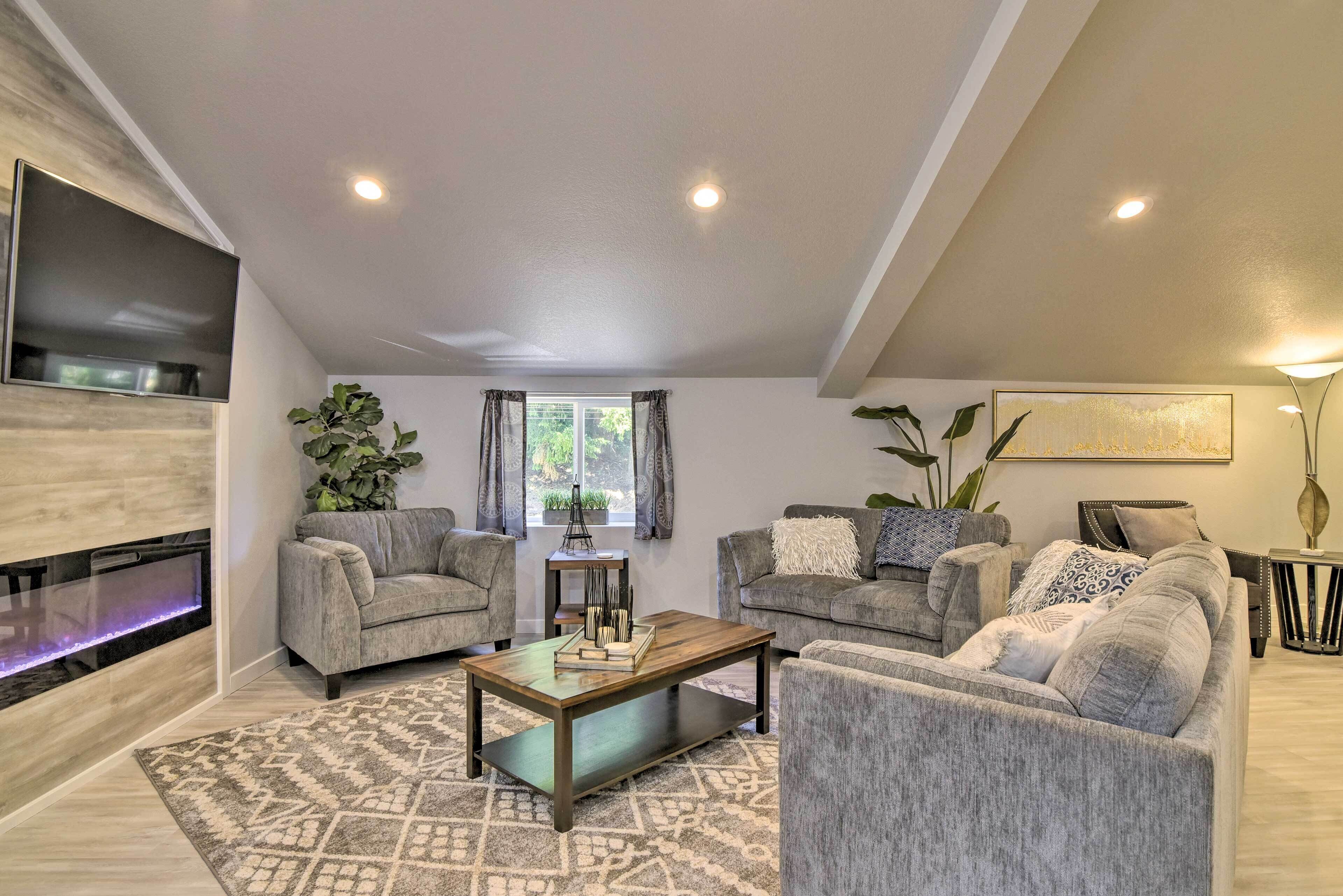 Oregon City Abode ~ 23 Mi to Dtwn Portland!