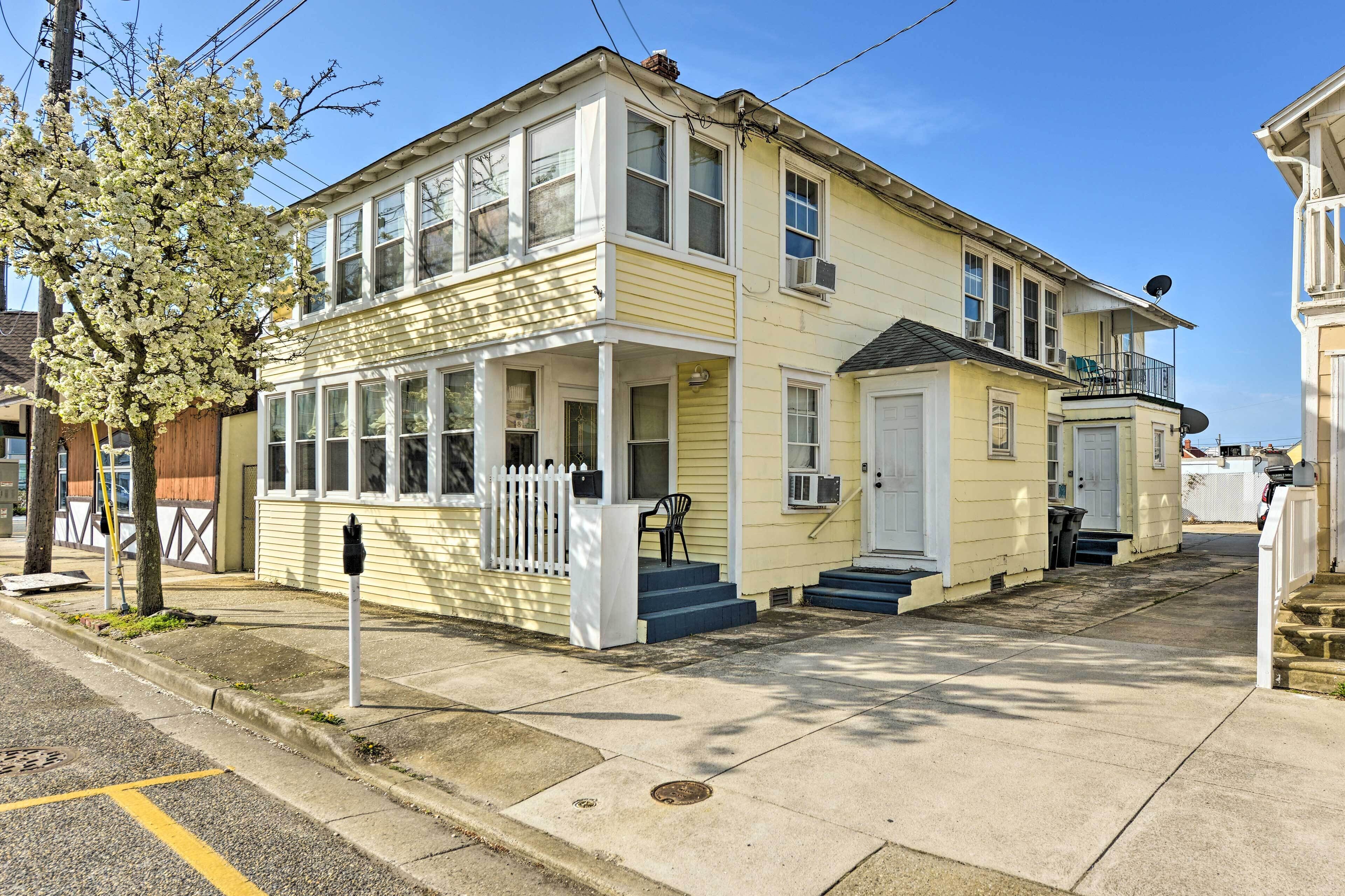 Apartment (2 Bedrooms) | Front of property
