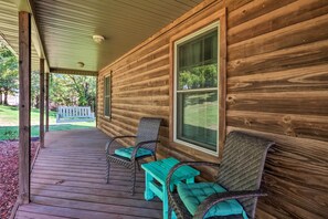 House (3 Bedrooms) | Interior - Quiet & Cozy Omaha Cabin ~ 20 Mi to Branson! (Omaha)