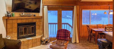 House (4 Bedrooms) | Front of property