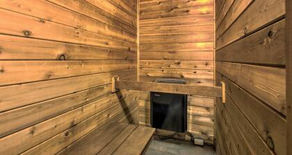 Upson Ski-in/ski-out, End-unit Cabin w/ Fireplace!