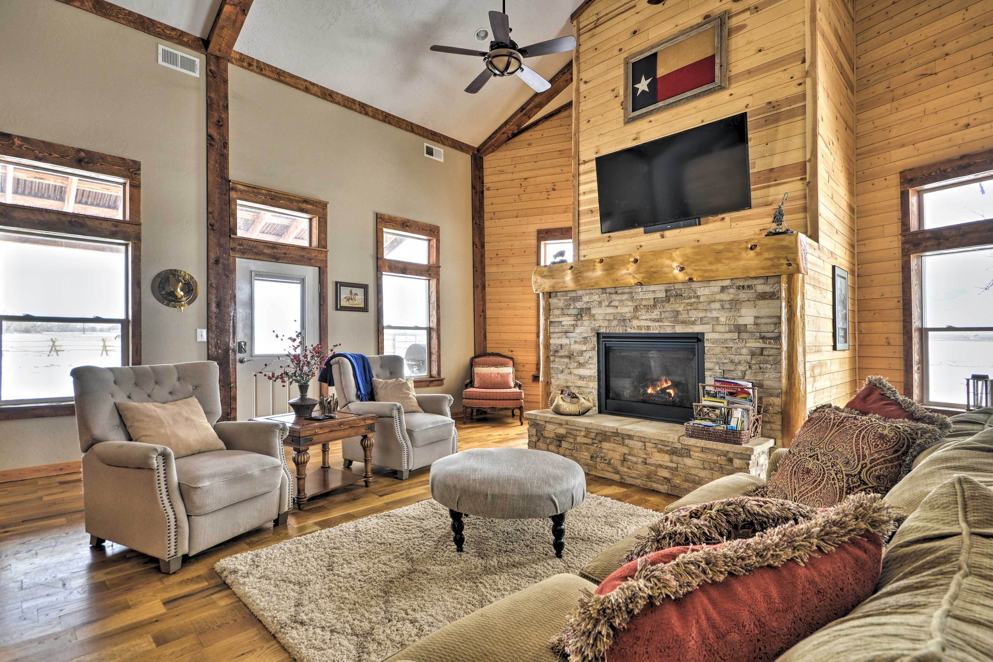 Private Powell Ranch Cabin w/ Mountain Views!