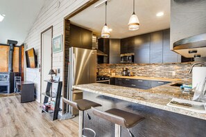 House (3 Bedrooms) | Interior - Quiet Alma Home w/ Deck - 20 Mi to Breckenridge! (Alma)