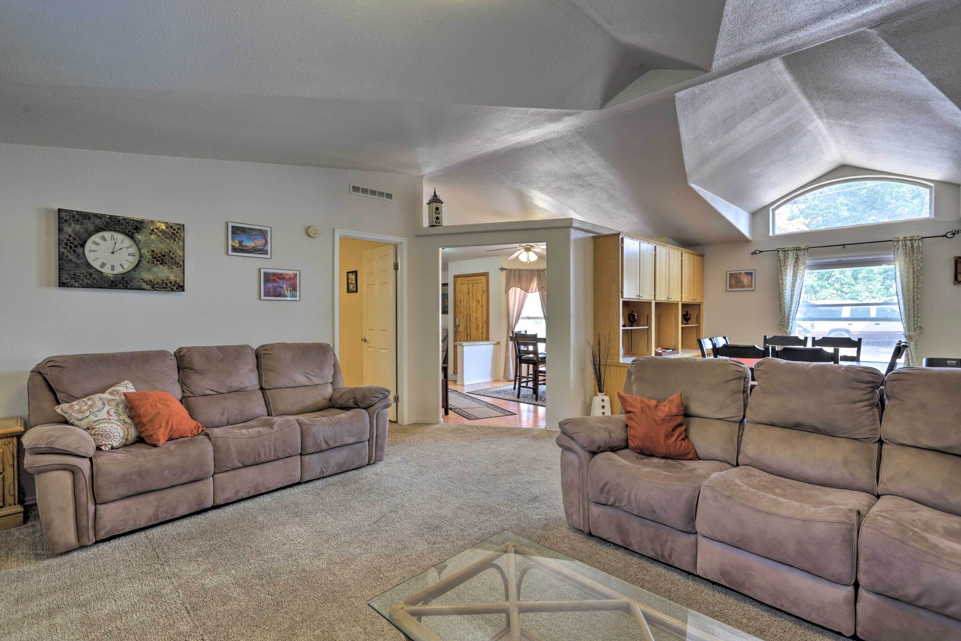 'red Rock Rambler' Moab Home w/ Hot Tub & Views!