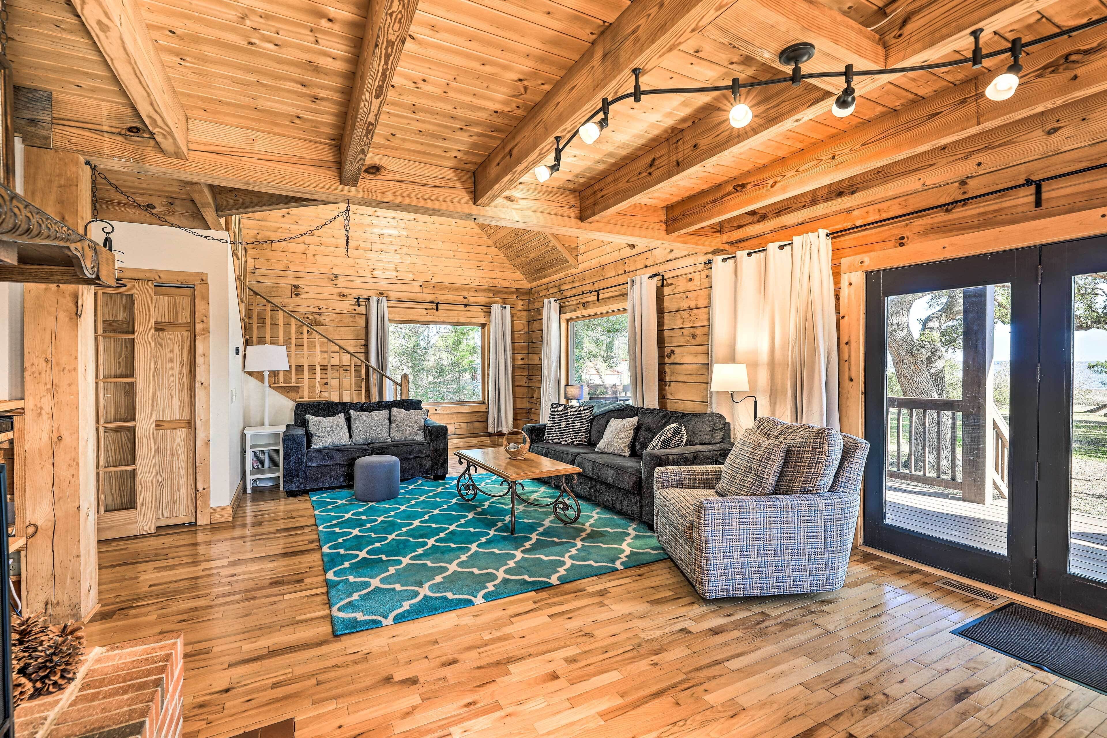 Picturesque Family Cabin w/ Views & Treehouse