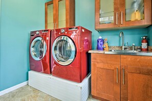 House (4 Bedrooms) | Interior - Private Blue Ridge Home w/ Hot Tub, Mountain Views (Marshall)