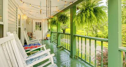 Pet-friendly Smoky Mountain Getaway w/ Fire Pit!