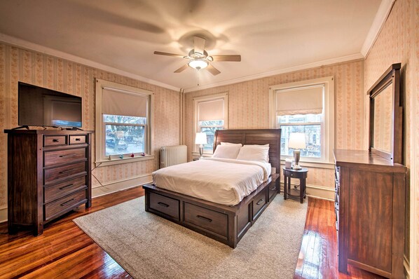 House (5 Bedrooms) | Interior