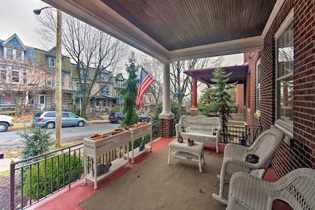 House (5 Bedrooms) | Interior