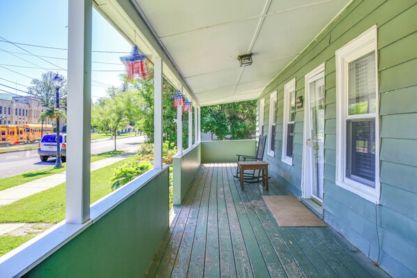 House (5 Bedrooms) | Interior - Hunter Home w/ Fire Pit & Yard: On Main Street! (Hunter)