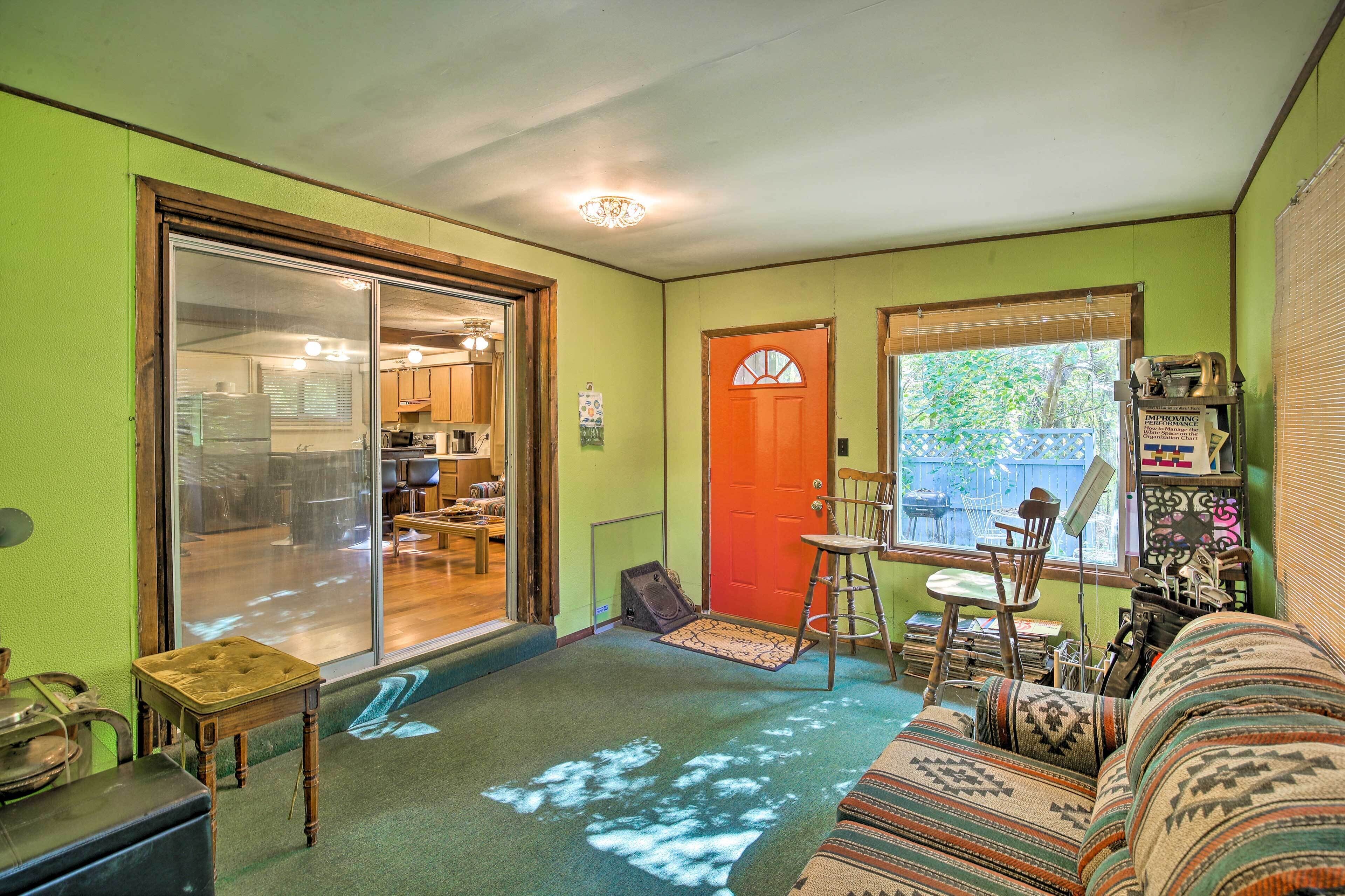 Rustic Cottage With Fire Pit & Private Yard!