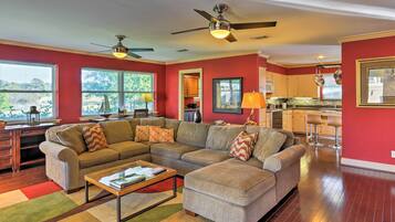 House (4 Bedrooms) | Interior