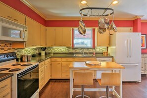 House (4 Bedrooms) | Interior