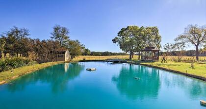 Pottsboro Home on 2 Acres w/ Hot Tub, Near Marina!