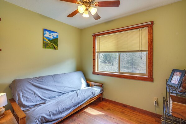 Interior - Stunning Hilltop Home by John Day Fossil Beds (Kimberly)