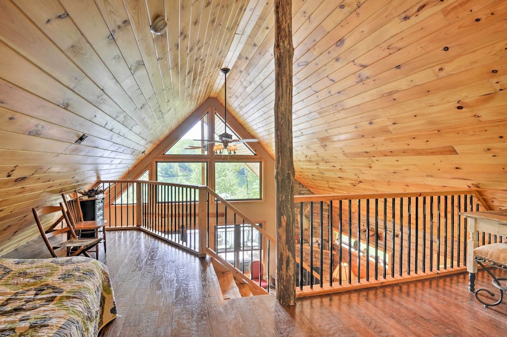 Adirondack Cabin on Private Lake Near Glenfield!