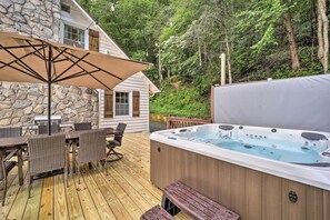 House (4 Bedrooms) | Interior - Riverfront Sugar Grove Home: Hot Tub & Views! (Sugar Grove)