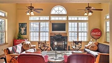 House (4 Bedrooms) | Interior