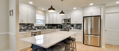 House (4 Bedrooms) | Interior