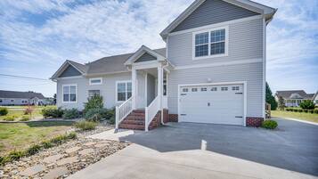 Rumah (4 Bedrooms) | Bagian depan properti