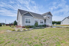 House (4 Bedrooms) | Interior - Stunning Cape Charles Retreat ~ 1 Mi to Beach (Cape Charles)