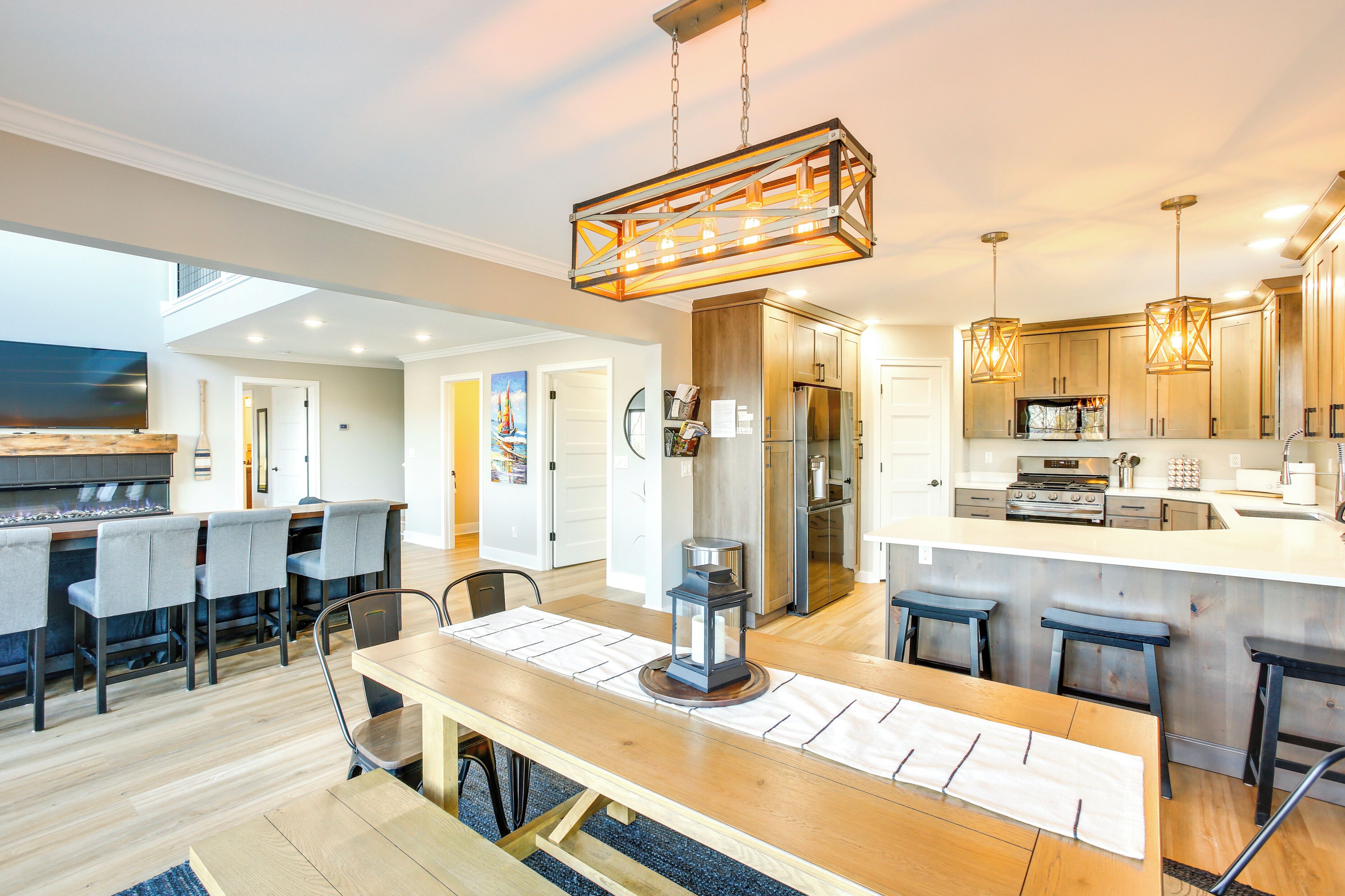 Stunning Home w/ Hot Tub & Lake Views!