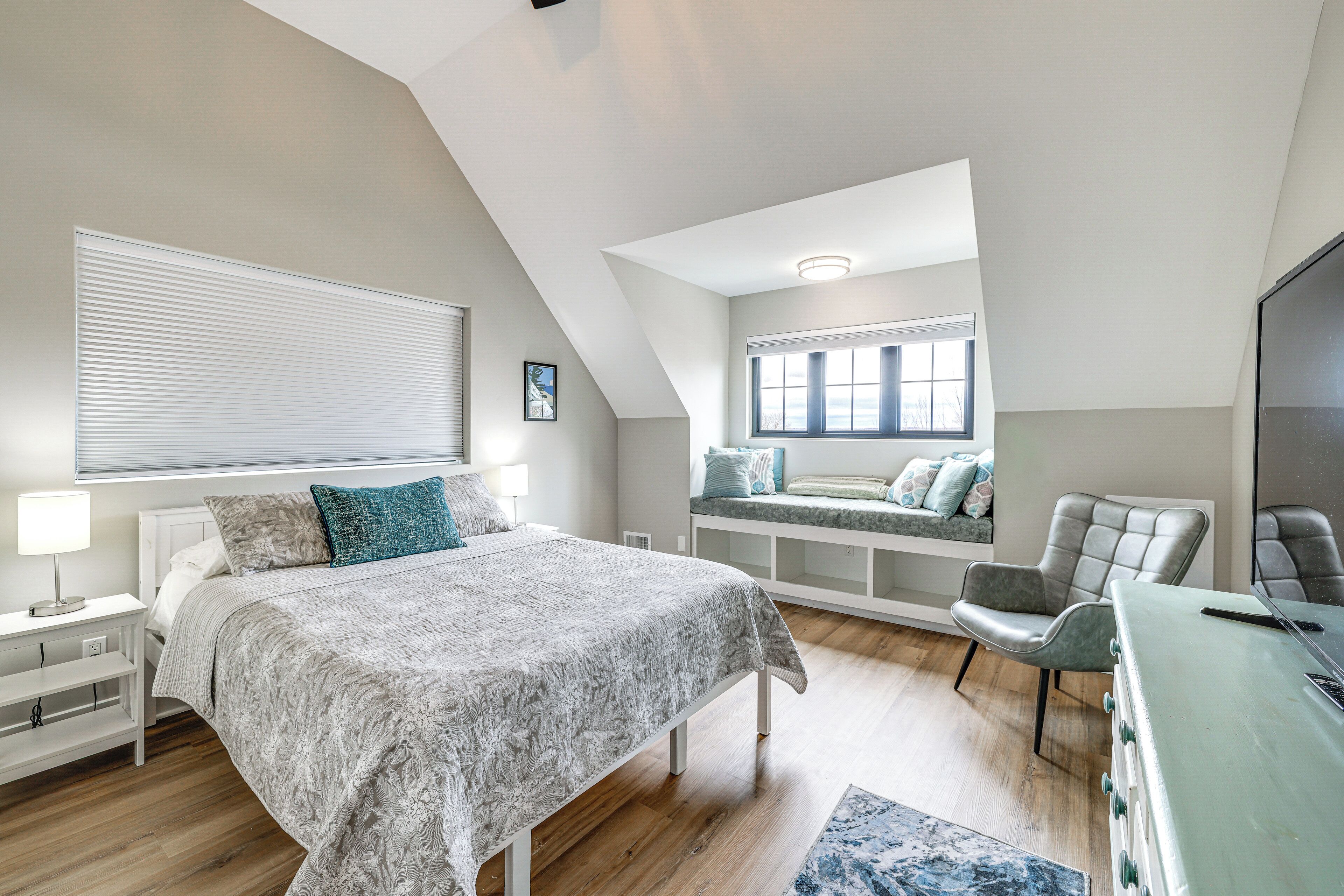 House (5 Bedrooms) | Interior
