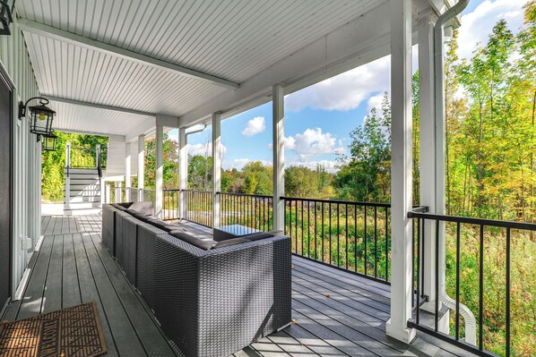 House (5 Bedrooms) | Interior