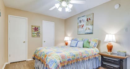Spacious Lake Granbury Home w/ Deck & Boat Dock!