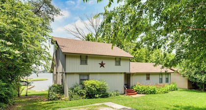 Spacious Lake Granbury Home w/ Deck & Boat Dock!