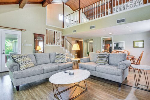 Spacious Lake Granbury Home w/ Deck & Boat Dock!