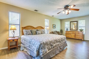 Interior - Spacious Lake Granbury Home w/ Deck & Boat Dock! (Granbury)