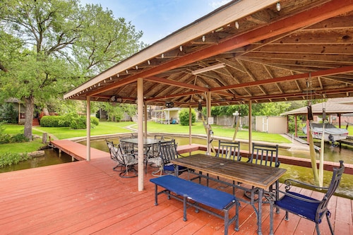 Spacious Lake Granbury Home w/ Deck & Boat Dock!