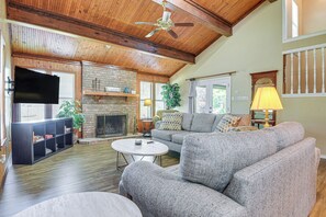 House (2 Bedrooms) | Interior