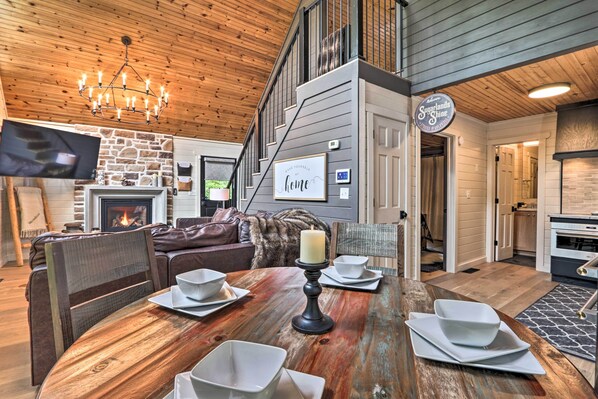 House (2 Bedrooms) | Interior - 'the Moonshine' Cabin: Hot Tub, 3 Mi to Dollywood (Sevierville)