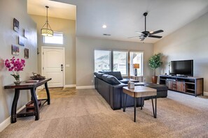 House (3 Bedrooms) | Interior