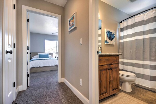 House (3 Bedrooms) | Interior