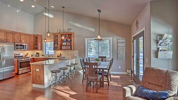 Rumah (5 Bedrooms) | Interior