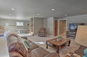 House (5 Bedrooms) | Interior