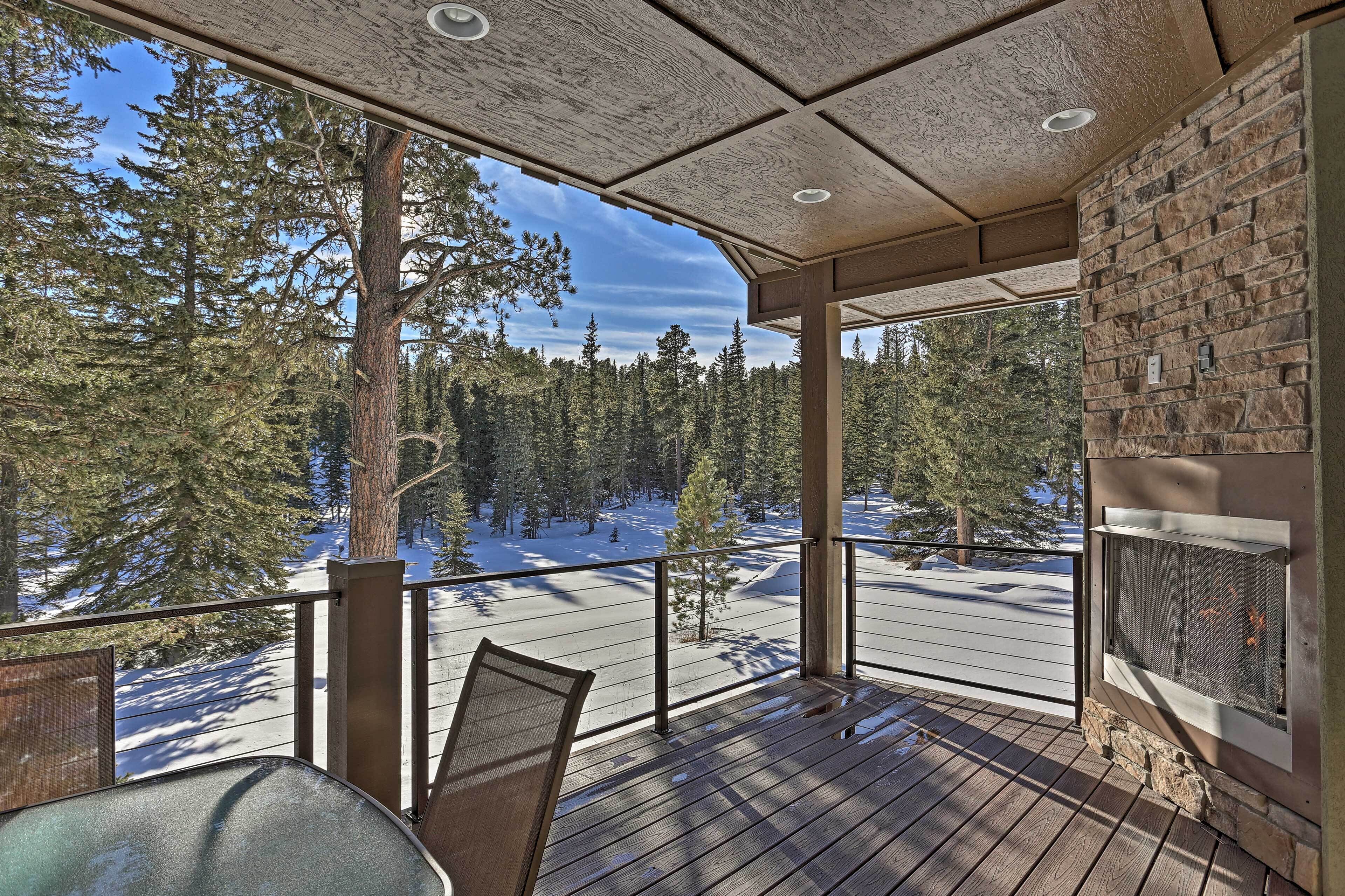 Lead Vacation Rental w/ Hot Tub Near Deer Mtn!
