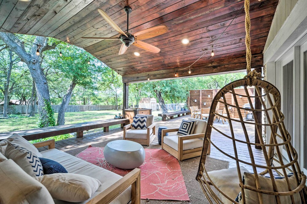 Updated Buda Home + Fire Pit, 15 Mi to Austin
