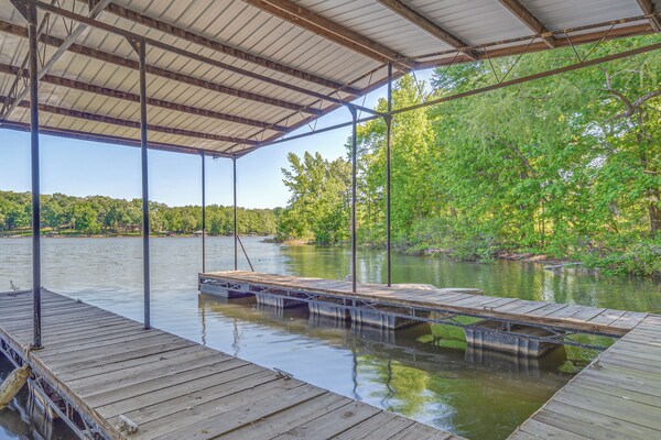 Waterfront Lake Barkley Home W/ Deck & Fire Pit! - Cadiz, KY