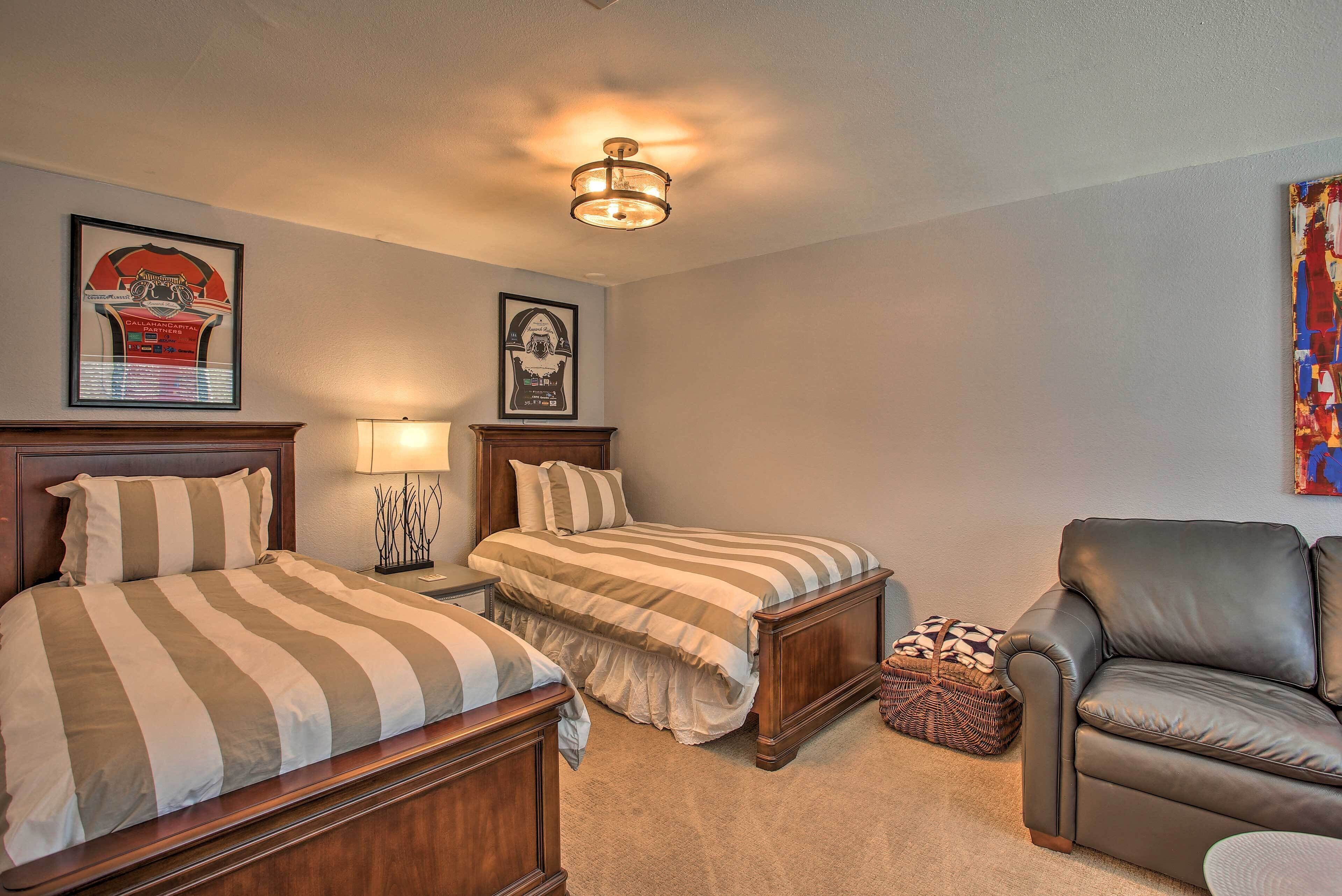 Steamboat Springs Condo w/ Deck < 1 Mile to Lifts!