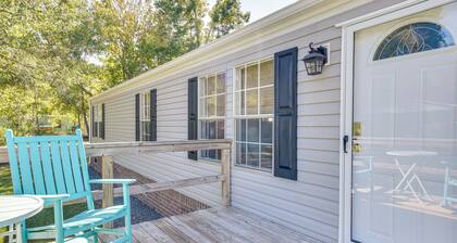 Supply Cottage w/ Deck < 2 Mi to the Beach!