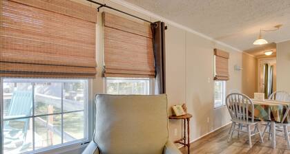 Supply Cottage w/ Deck < 2 Mi to the Beach!