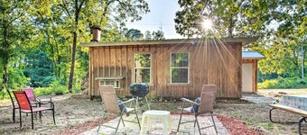 Updated Cabin w/ Porch, Mins to Cossatot River